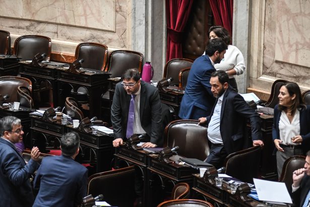 Oposición inicia hoy el camino para desbloquear la comisión $LIBRA