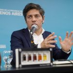 Kicillof denuncia a Milei por fake news y lo llama ‘estafador