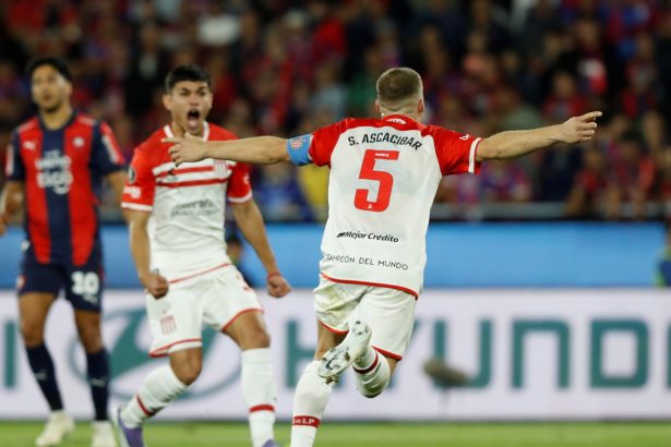 Estudiantes avanza en la Copa Libertadores con un penal agónico