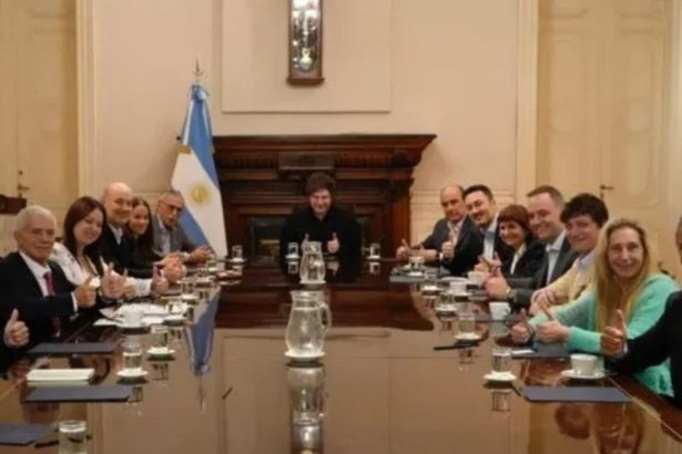 Milei Convoca a su Gabinete XL: Francella y Estrategias Previas