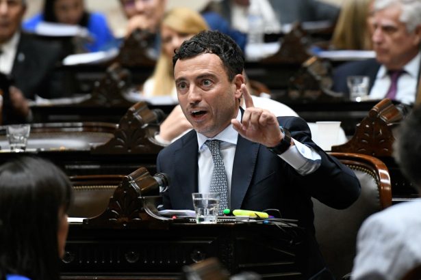 Rodrigo de Loredo se niega a ser tercero en lista libertaria