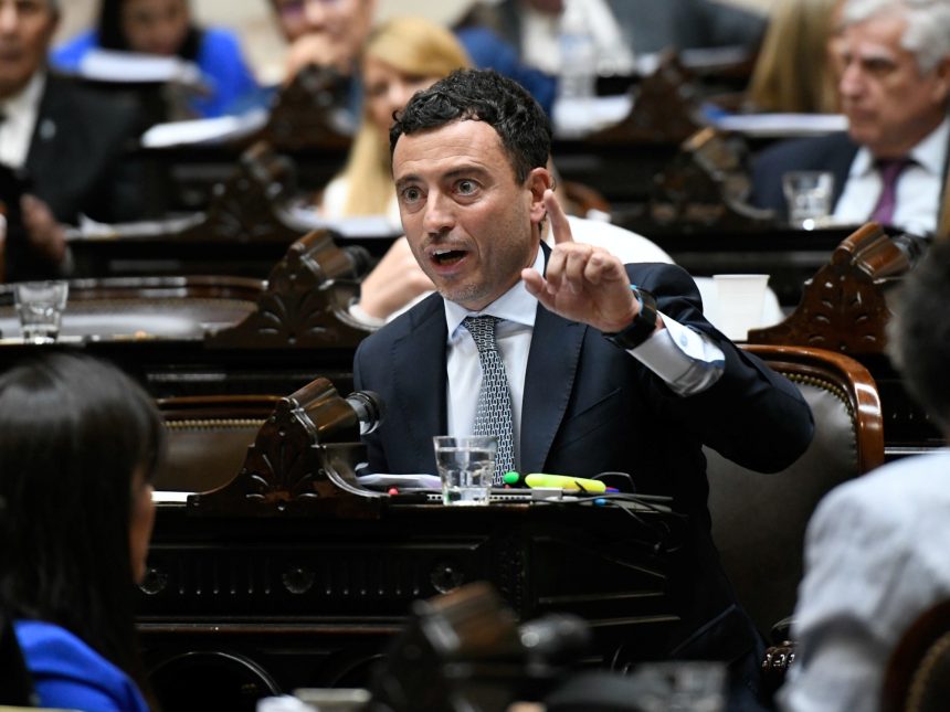 Rodrigo de Loredo se niega a ser tercero en lista libertaria