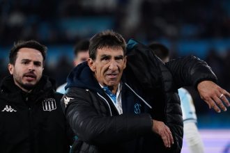Furia en la Noche: Gustavo Costas Grita ‘Ladrón’ y es Expulsado