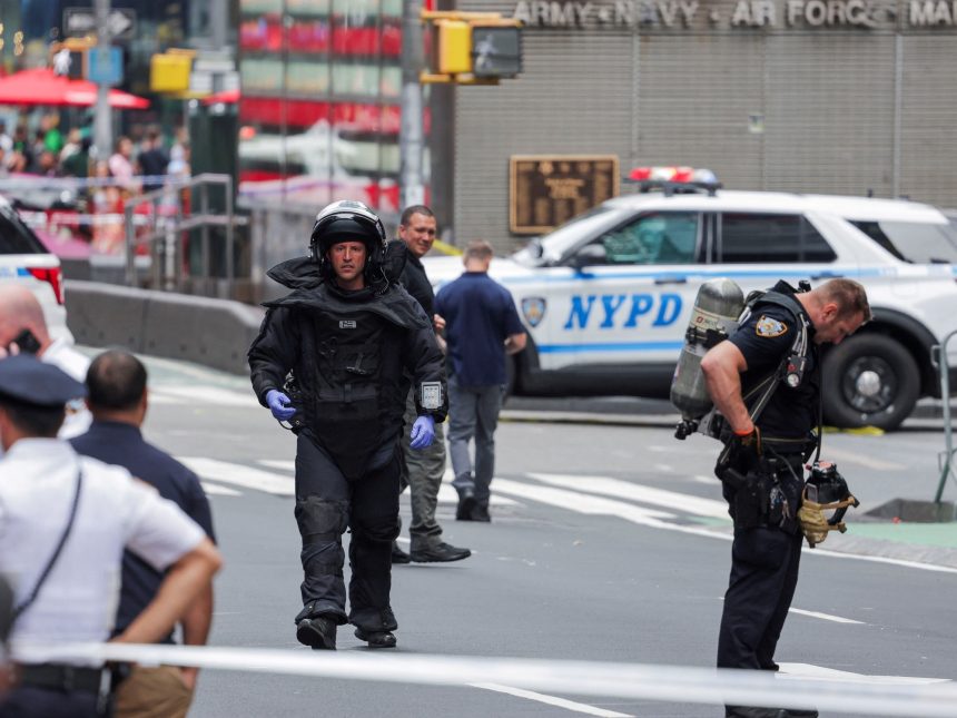 Evacuación de Times Square: Paquete Sospechoso Genera Alerta en NY