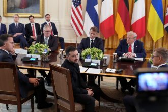 Clases de Diplomacia en la Cumbre de la Casa Blanca: ¿Dónde Está Trump?