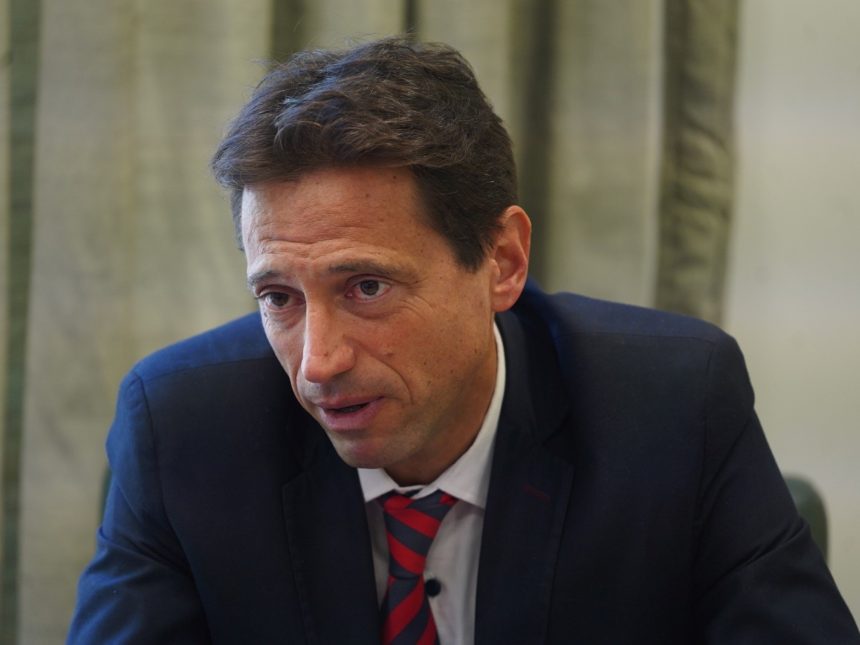 Caos en San Lorenzo: Moretti intenta entrar al club con escribano