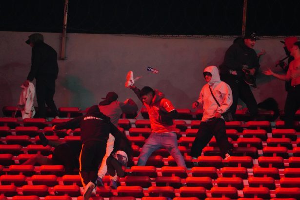 Caos en Avellaneda: Hinchas de la U. de Chile atacan y son linchados
