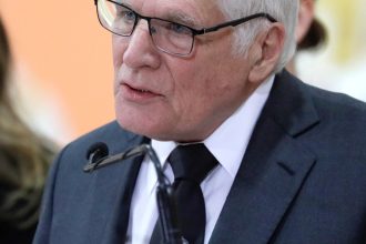 Tras la muerte de Miguel Uribe, su padre se postula a la presidencia
