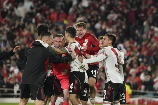 De la Crisis a la Gloria: River Plate Avanza en Libertadores