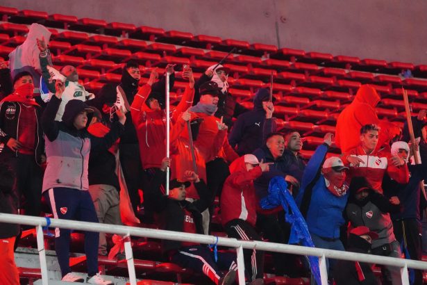 Detenidos por agresión: Justicia persigue a barras de Independiente