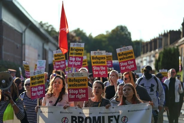 Protestas en Gran Bretaña: Tensión racial y el debate migratorio