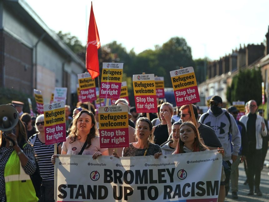 Protestas en Gran Bretaña: Tensión racial y el debate migratorio