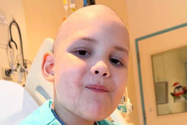 Un chico argentino vence la leucemia con doble trasplante en Singapur