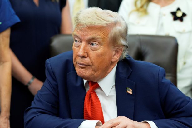 Trump amenaza a China: ¡Aranceles del 200% por imanes raros!