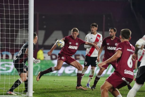 Lanús frustra la celebración de River: empate agónico en el 95