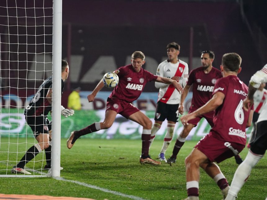 Lanús frustra la celebración de River: empate agónico en el 95
