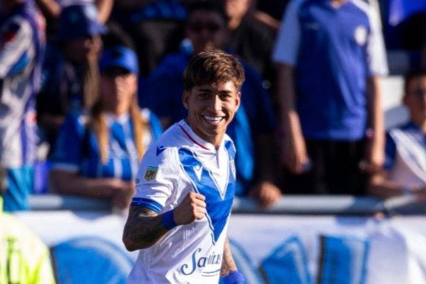 Vélez arrasa a Godoy Cruz en 30 minutos y desafía a River en el Grupo B