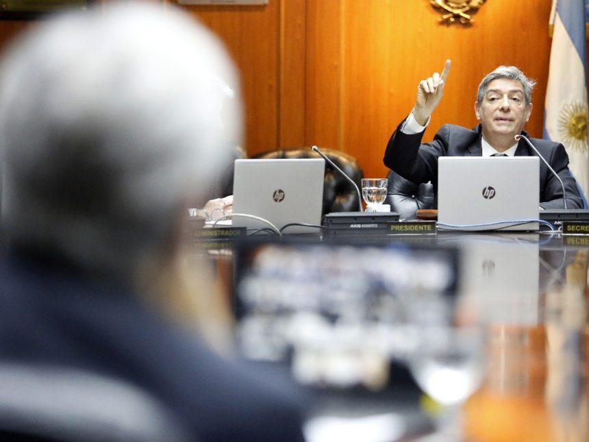 Avanzada K en la Justicia: Boicot al Presupuesto y Ataque a Capuchetti