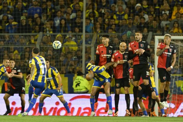 ¿Debió anularse el golazo de Di María? La polémica del VAR