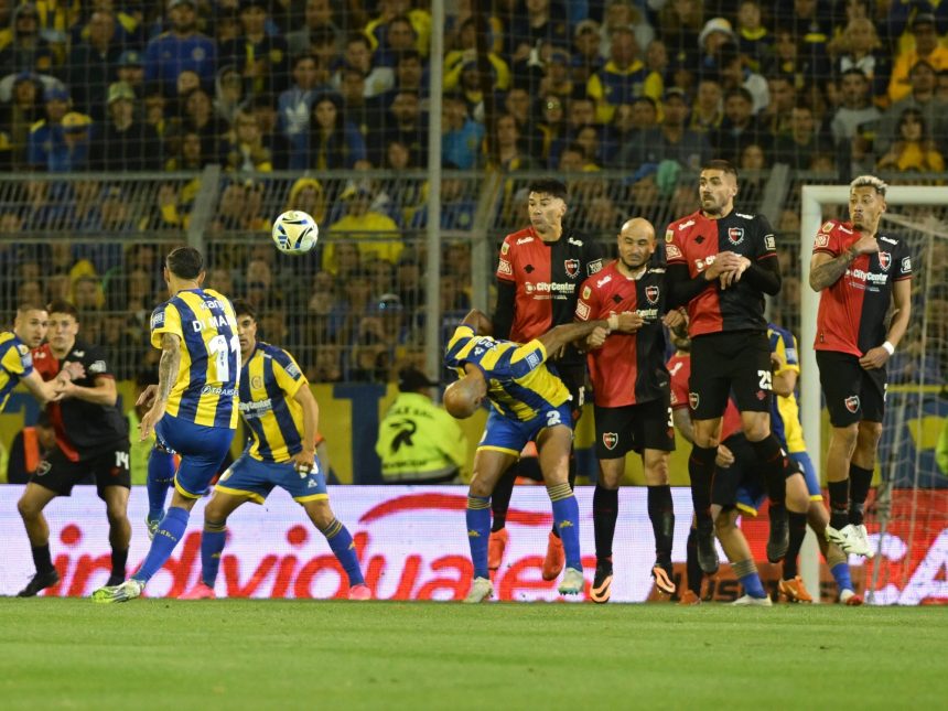 ¿Debió anularse el golazo de Di María? La polémica del VAR