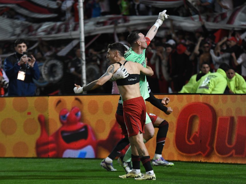 River avanza en la Copa Argentina gracias a un Armani estelar
