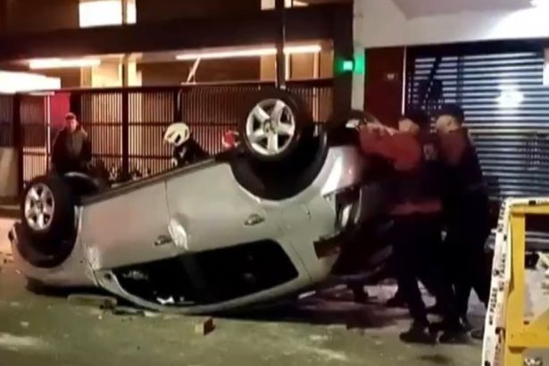 Impactante Video: Choque Dramático entre Auto y Ocho Motos en Villa Crespo