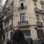 Trans mediática sorprende con convocatoria bajo el balcón de CFK