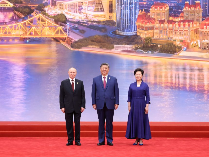 Putin busca respaldo económico y militar en cumbre con China e India