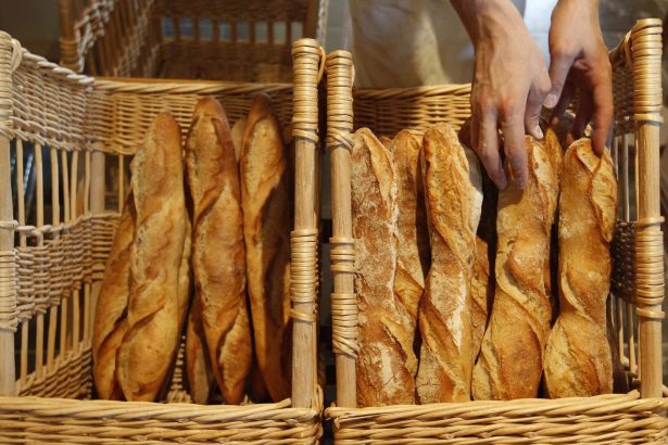 ¡Crisis en Francia! Supermercado vende baguettes a 0,29 € y panaderos reaccionan
