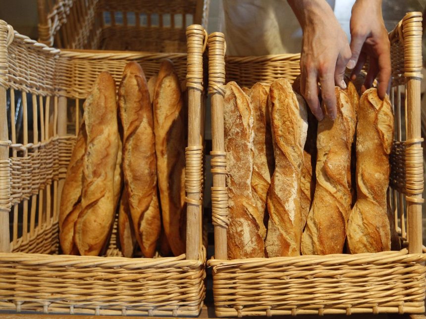 ¡Crisis en Francia! Supermercado vende baguettes a 0,29 € y panaderos reaccionan