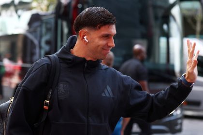 Dibu Martínez: El gigante europeo que lo quiere tras su paso fallido