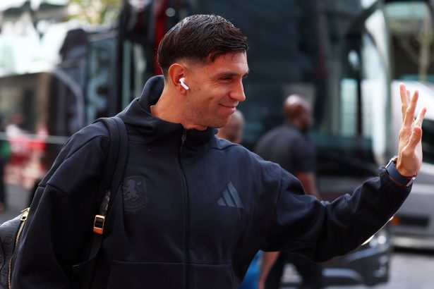 Dibu Martínez: El gigante europeo que lo quiere tras su paso fallido