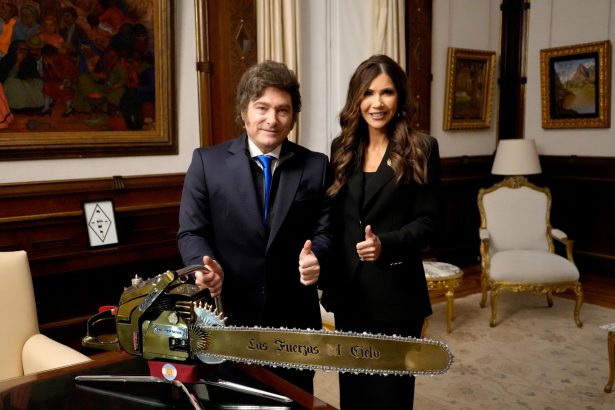 EE.UU. detiene acuerdo: argentinos aún sin visa para ingresar