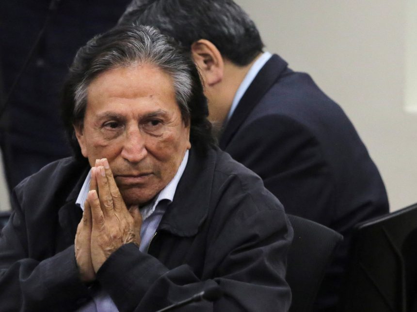 Ex presidente Toledo condenado a 13 años por lavado de activos en Perú