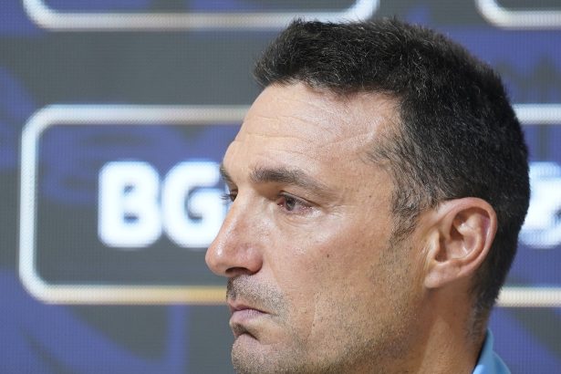 Emotivo momento: Scaloni se quiebra al hablar del adiós de Messi