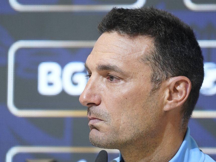 Emotivo momento: Scaloni se quiebra al hablar del adiós de Messi