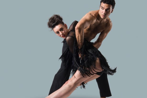 Pasos en la Noche 2050: El Caótico Ballet del San Martín