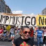 Trump amenaza con enviar tropas a Chicago: Protestas en Washington