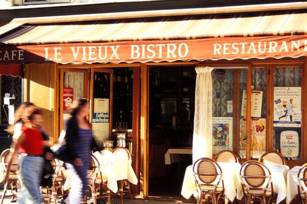 Francia al borde: ¿El fin del estilo de vida francés en juego?