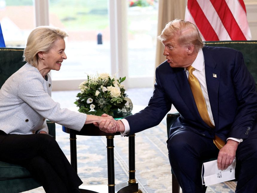 Trump sugiere aranceles a China e India para presionar a Putin