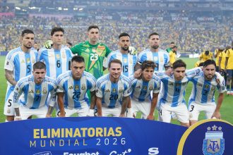 Argentina vs Ecuador: Dibu Martínez y Lo Celso brillan en la oscuridad