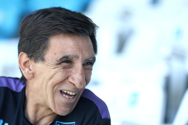 Gustavo Costas revela su vergüenza al verse en televisión