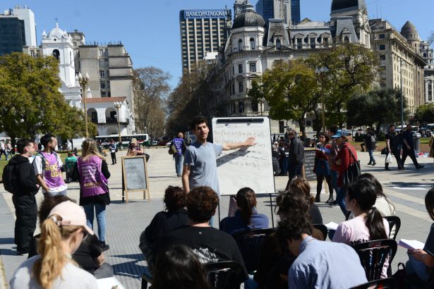 Recortes en Educación: El Gobierno ajusta presupuesto 2026 y 2025