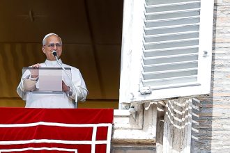 ¡Celebramos 70 años del Papa León XIV en el Angelus de hoy!