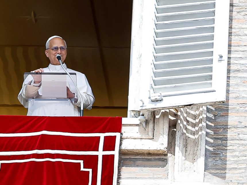 ¡Celebramos 70 años del Papa León XIV en el Angelus de hoy!