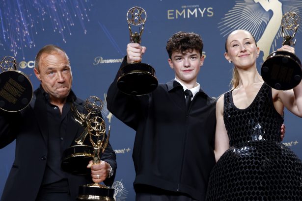 Premios Emmy 2025: Éxitos y Fracasos de Series Imperdibles