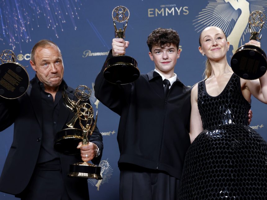 Premios Emmy 2025: Éxitos y Fracasos de Series Imperdibles