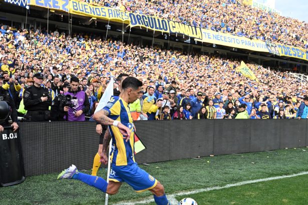 Di María brilla con un golazo olímpico que Messi no logró ante Boca