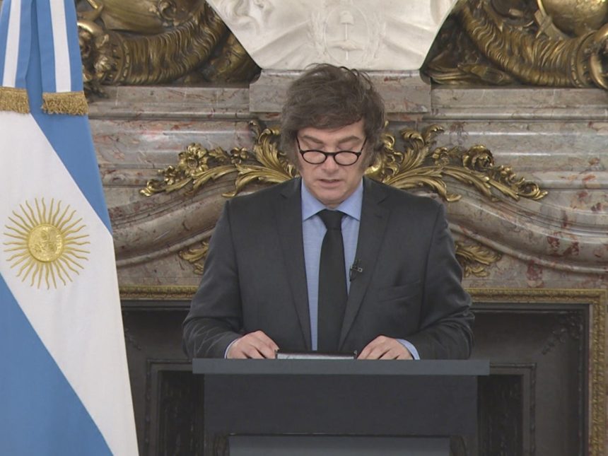 Milei revela presupuesto: más fondos para educación y salud sin negociar equilibrio fiscal