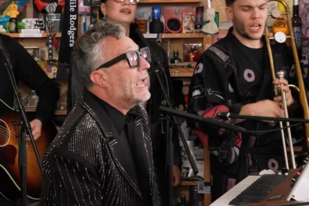 Fito Páez deslumbró con su energía en el Tiny Desk de Washington